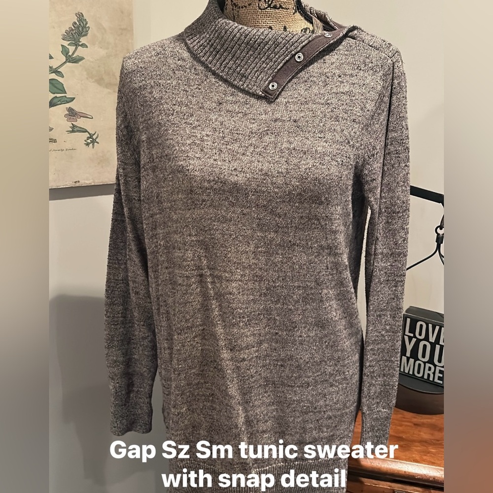 GAP brown Tunic Sweater with Snap Collar